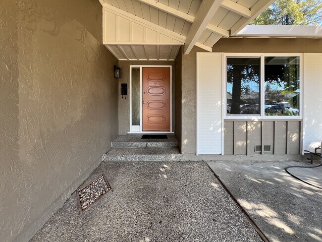 Foto del edificio - Single Level Four Bedroom North Napa Home