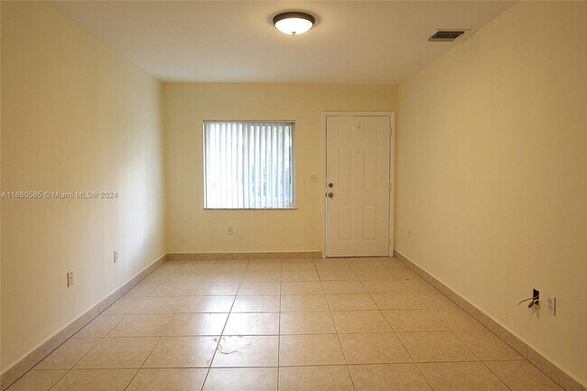 Foto del edificio - 4000 SW 2nd Terrace