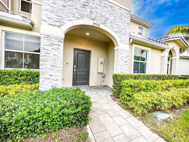 Building Photo - 1486 SE 26th Ter