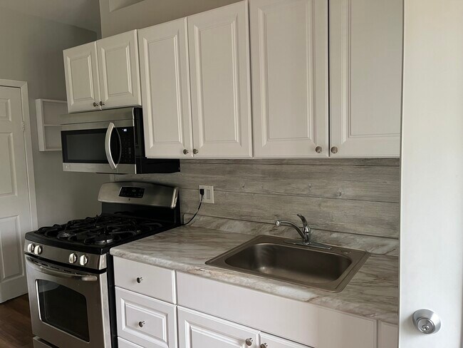 Foto del edificio - 11323 Fox River Rd