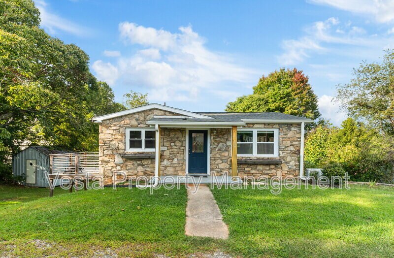 Primary Photo - 70 Smith Graveyard Rd