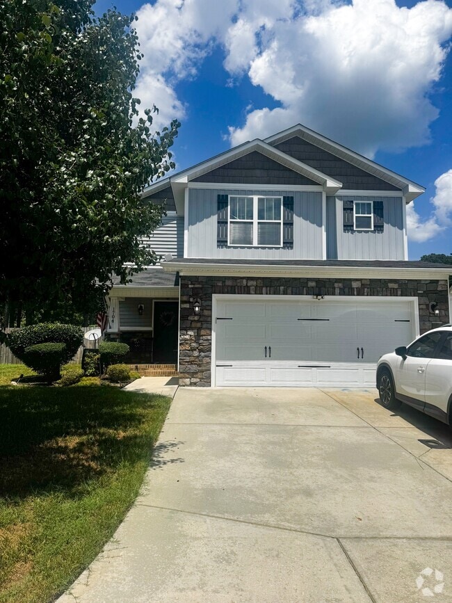 Building Photo - 1704 Rock Creek Ln