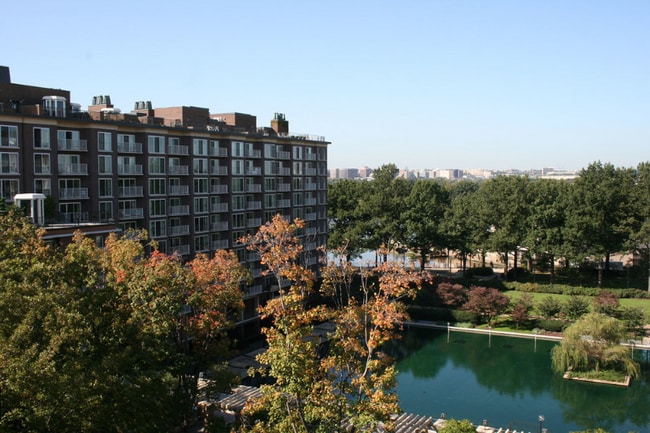 Photo - 510 N St SW Apartment