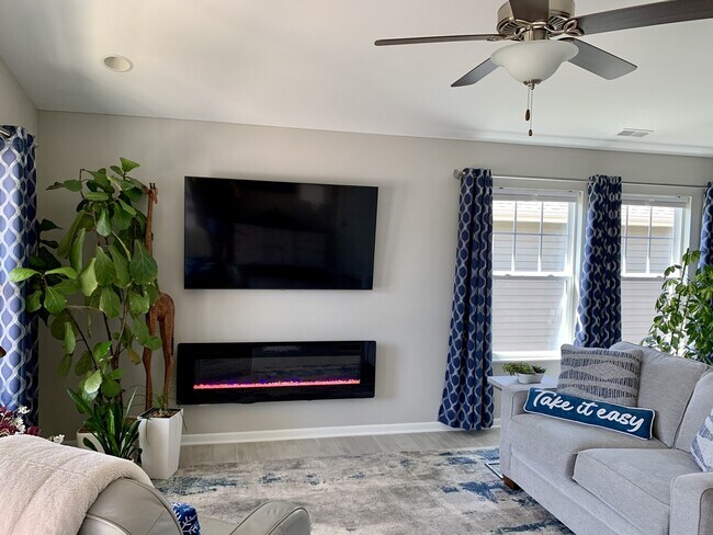 Foto del edificio - 104 Emerald Dr