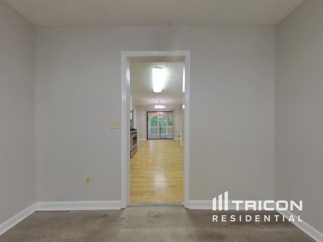 Building Photo - 143 Aspen Ct