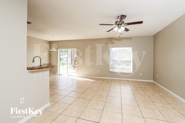 Foto del edificio - 133 Dahl Ave