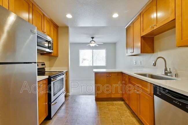 Foto del edificio - 765 San Antonio Rd