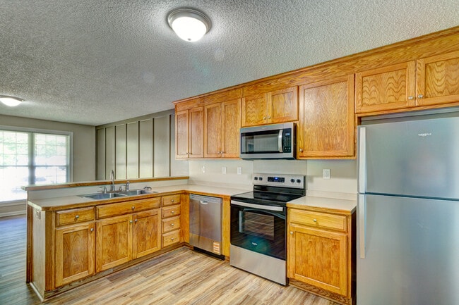 Building Photo - 800 Requa Rd