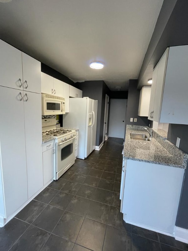 Foto del edificio - 220 N Waterford Dr