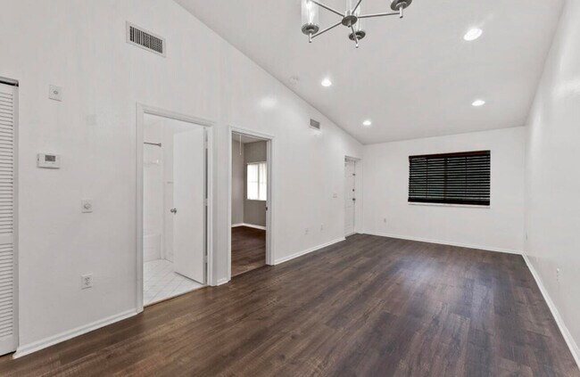 Building Photo - 3780 N Jog Rd