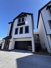 Building Photo - 4406 Oats St