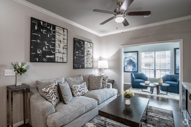 1BR,1BRA -828 SF - Vara Westover Hills