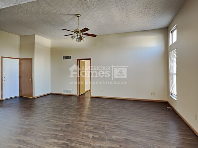 Building Photo - 2158 Kingsglen Drive