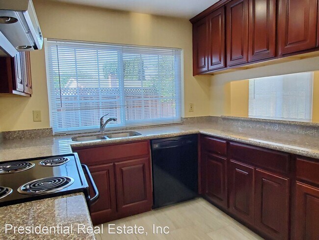 Building Photo - 4 br, 2 bath House - 728 Glenburry Way