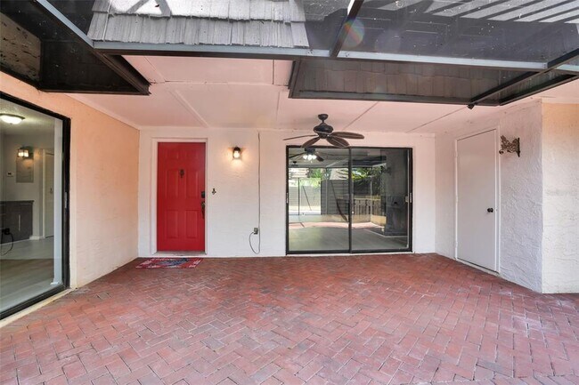 Foto del edificio - 15217 W Pond Woods Dr