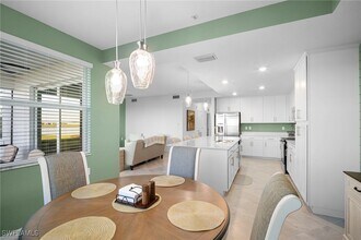 Building Photo - 15345 Grn Acrs Ave