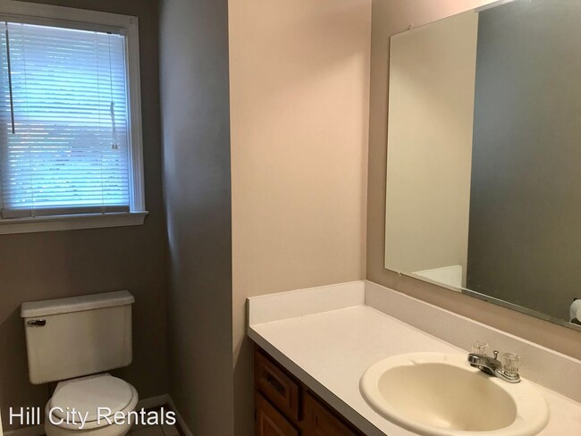 Building Photo - 4 br, 3.5 bath House - 401 Capital Lane