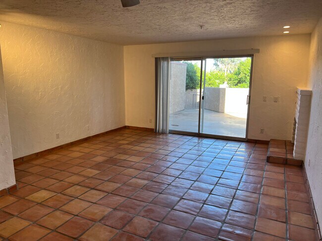 Building Photo - 280 S Avenida Caballeros