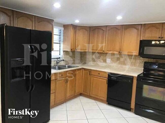 Foto del edificio - 617 Fisher Ct