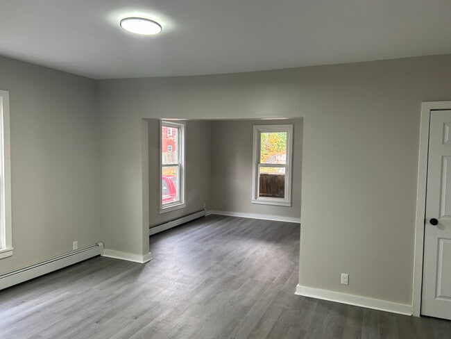 Foto del edificio - 643 Burlington St