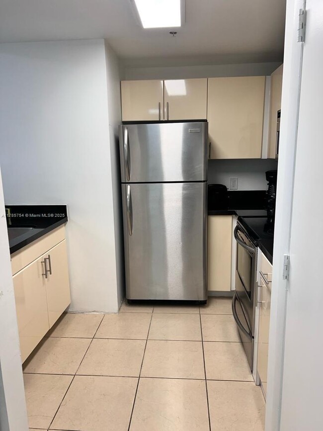 Foto del edificio - 185 SE 14th Terrace