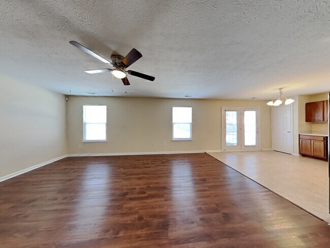 Building Photo - Lovely ranch in Noblesville!