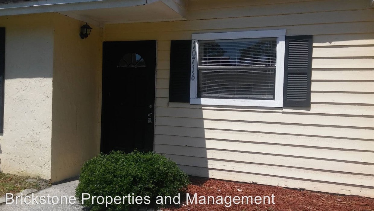 10716 Meadow Lea Cir W, Jacksonville, FL 32218 House for Rent in