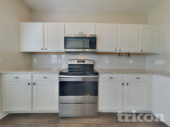 Building Photo - 1035 Lonergan Cir