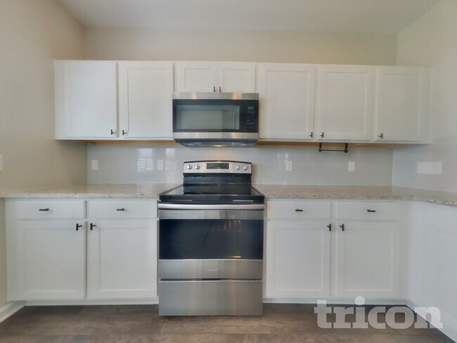 Foto del edificio - 1035 Lonergan Cir