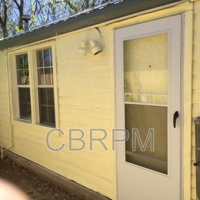 Building Photo - 2305 30th St