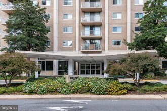 Building Photo - 1225 Martha Custis Dr