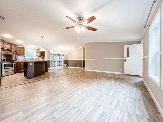 Foto del edificio - LOCATION! 5 mins from Carolina Beach bridg...