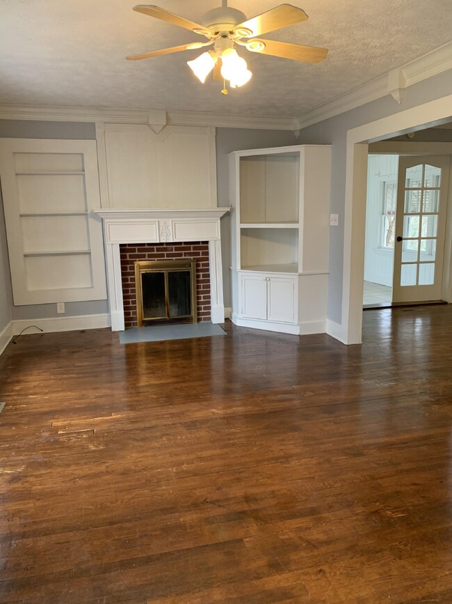 Foto del edificio - Charming 3 bed/1 bath in the city!