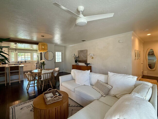 Foto del edificio - Gorgeous Two Bedroom Home in San Luis Rey