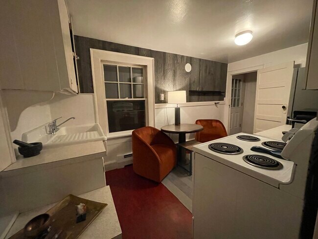 Building Photo - 31 New Lenox Rd