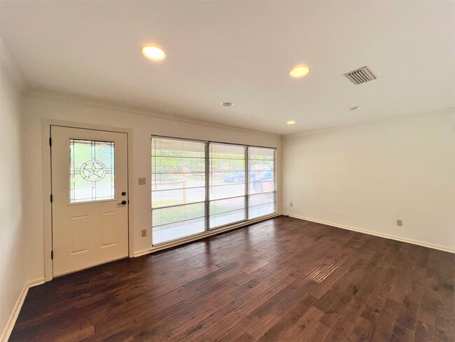Foto del edificio - Quaint 2-bedroom Duplex in Rosedale