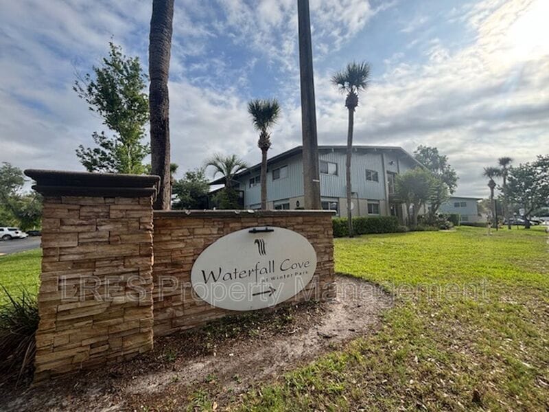 Photo - 1695 Lee Road