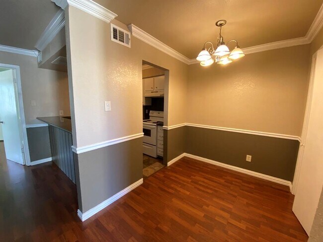 Foto del edificio - 2710 Community Dr
