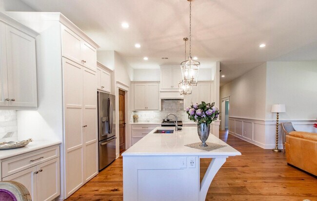 Foto del edificio - 5217 Cedar Grove Way