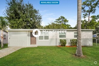 Building Photo - 5801 Abercorn Dr