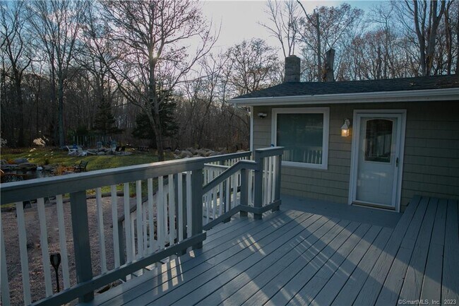 Foto del edificio - 337 N Stonington Rd