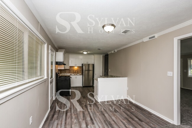 Building Photo - Enjoy living the good life in this 3 bedro...