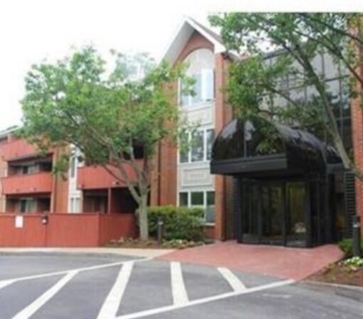 Foto del edificio - 100 Rosemary Way