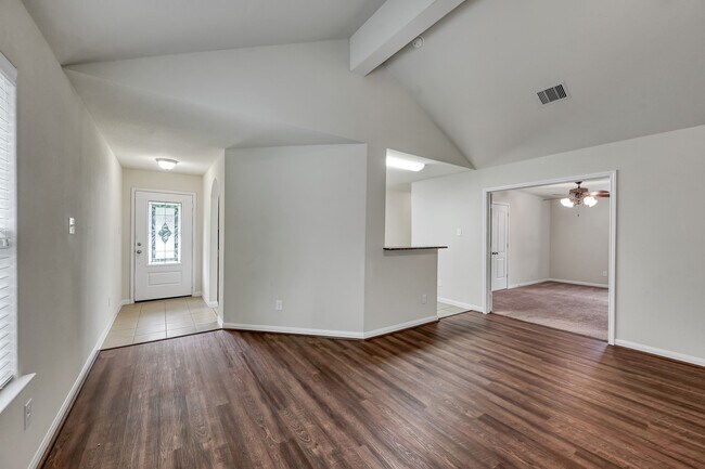 Building Photo - 7527 Fettle Ln