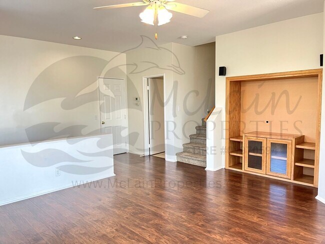 Building Photo - RE: Spacious End-Unit Townhome in Gated Chapala Community, Eastlake