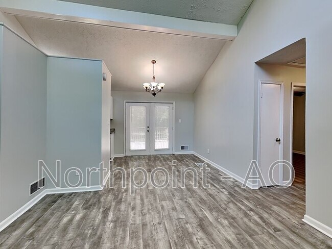 Building Photo - 30 Caldwell Cir