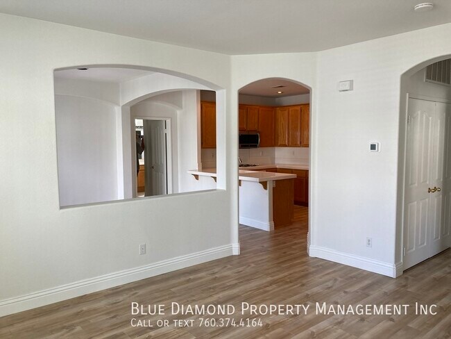 Building Photo - 2 BR, 2 BA condo with attached garage in C...