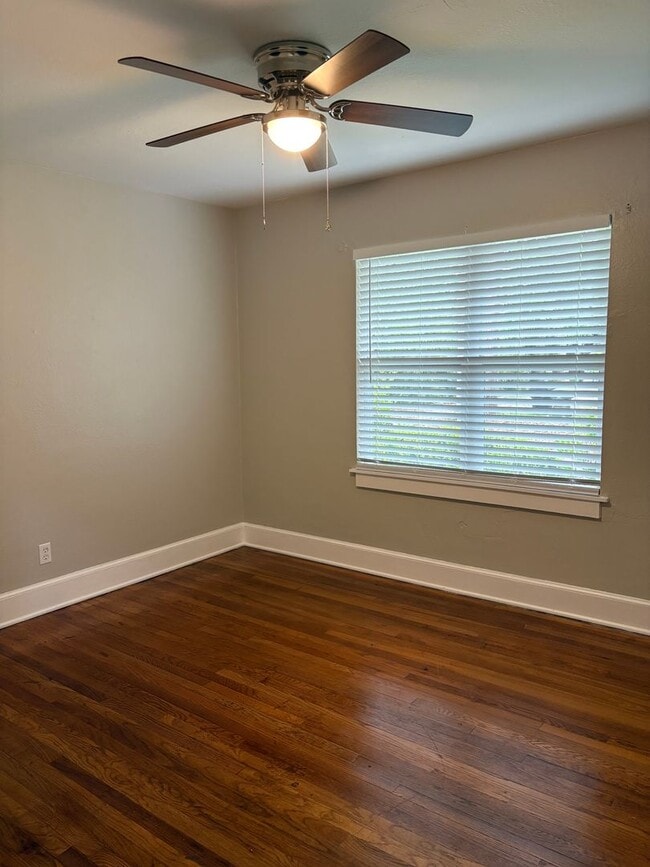Photo - DUPLEX NEAR LEON/TMH Apartment