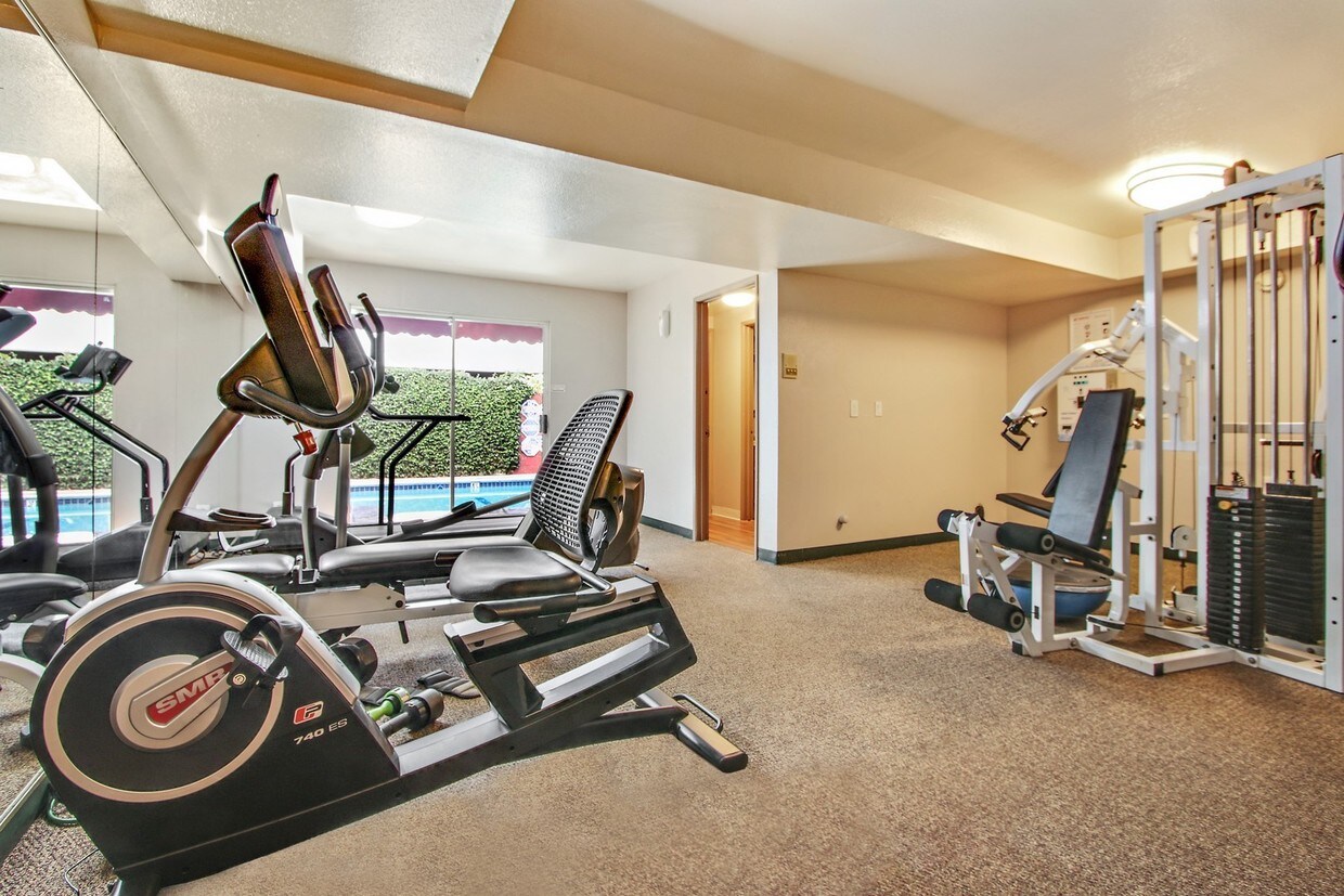 Foto principal - 14440 Dickens St