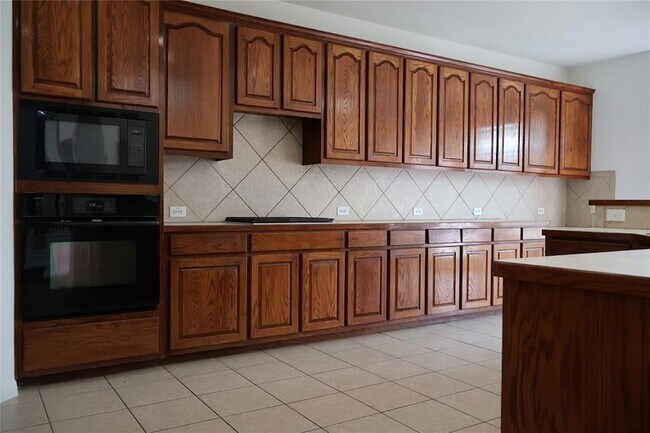 Foto del edificio - 2403 Vestavia Ridge Ln